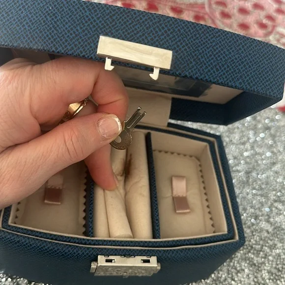 No Hoku, Hawaii is finest jewelry case - Picture 5 of 11